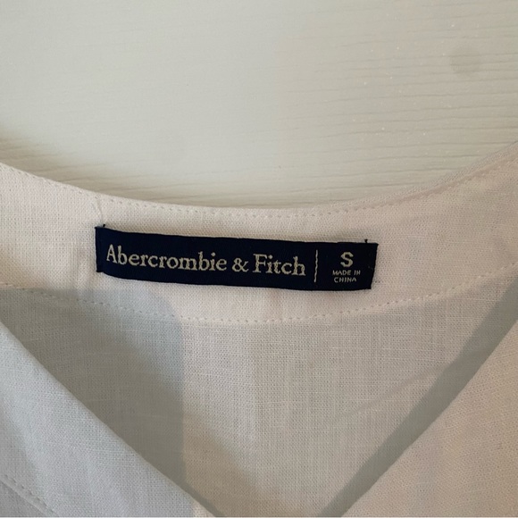 White Abercrombie & Fitch tank top. Size small - Picture 3 of 4